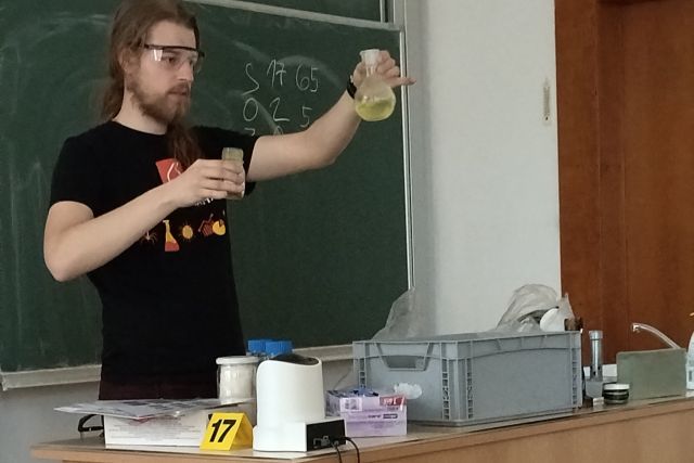 Hodina moderní chemie